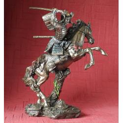 Statueta polystone samurai pe cal 24 5cm wu72481