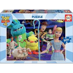 Puzzle pentru copii cu motivul desenelor Toy Story Povestea juc&259;riilor va încânta to&539;i b&259;ie&539;ii &537;i feti&539;ele de la 8 ani Puzzle-ul con&539;ine 200 piese &537;i dup&259; asamblare puzzle-ul formeaz&259; imaginea eroilor din desenele 