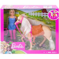 Papusa Barbie este pregatita de noi aventuri cu acest calut Incepe noi sedinte de echitatie sau porneste la trap intr-o mica aventura impreuna cu Barbie si calutul ei Calul este echipat cu sa si capastru detasabil iar Barbie poarta un costum de echitatie casual Celor mici le va placea sa calareasca impreuna cu acesti doi prieteni si sa descopere lumea deoarece cu Barbie poti fi orice iti doresti