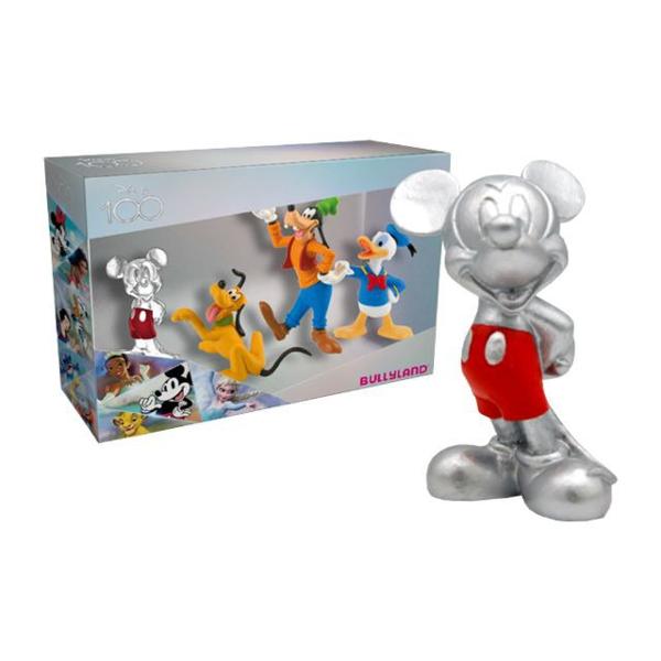 Pentru a s&259;rb&259;tori 100 de ani Disney Bullyland a creat acest minunat set cadou exclusivist Disney ClassicSetul „100 de ani Mickey Mouse” con&539;ine personajul Mickey Mouse într-o varianta unic&259; alaturi de prietenii sai Donald Duck Pluto &537;i GoofyFigurinele sunt realizate dintr-un material plastic care nu contine PVC si sunt pictate manual Sunt ideale pentru decorarea torturilor sau pentru completarea colectiei figurinelor 