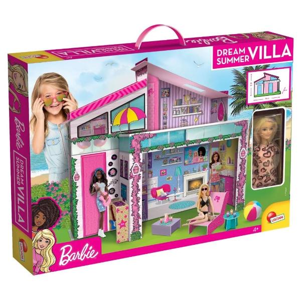 Bucura-te de timpul petrecut cu prietenele tale in casa de vacanta a papusii BarbieAi la dispozitie o vila super moderna cu doua etaje veranda piscina zona speciala pentru gratar si mobila precum si multe camere 3D toate dedicate papusii Barbie Poti invita prietenele tale la o petrecere la piscina si va puteti distra in voieDezvolta-ti creativitatea si simtul estetic prin decorarea camerelor Poti schimba decorul ori de cate ori doresti pentru a transforma casa 