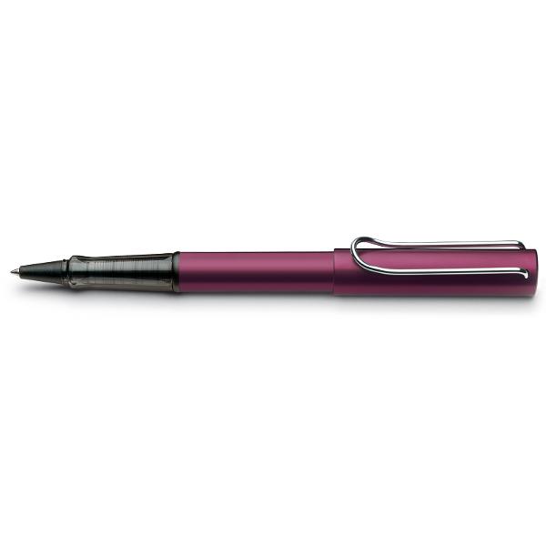 Lamy al-star este un instrument de scris atractiv tineresc care satisface chiar si cele mai exigente cerinte Fabricat din aluminiu rezistent anodizat in diverse culori Prevazut cu grip fumuriu- transparent cu fante pentru o prindere confortabila si clema metalica flexibila Detalii roller Lamy al-star - aluminiu anodizat - clip metalic - grip 