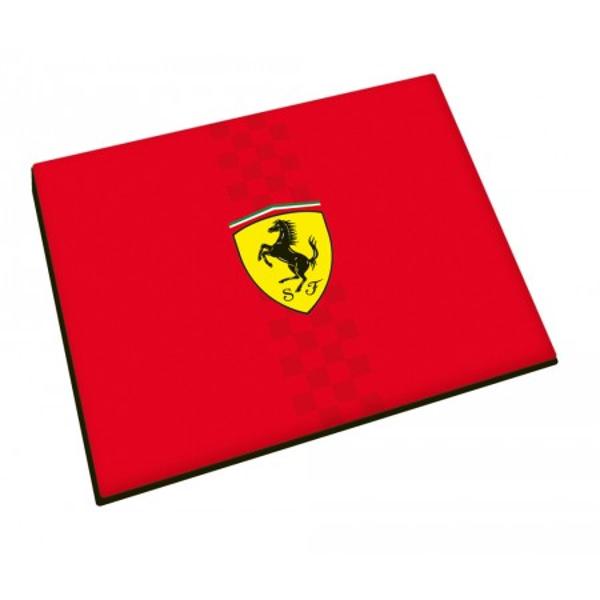 Mousepad Ferrari are o compatibilitate buna cu toate tipurile de mouse si cei cu senzor laser sau optic Invelisul din matase va ofera control si acuratete perfecta Combinatia perfecta intre materialul textil cu baza cauciucata face acest mouse pad un accesoriu perfect atat pentru acasa cat si pentru birouMousepad-ul Ferrari este rosu iar in mijloc se va regasi logo-ul Ferrari si o banda decorativa a steagului de la Formula 1 fiind formata o dunga din 