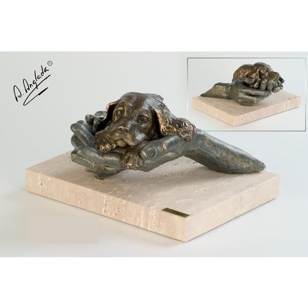 Sculptura in piatra artificiala metalizata lucrata manualTema cupluriColectia Angeles AngladaDimensiuni251915 cmCutie de carton