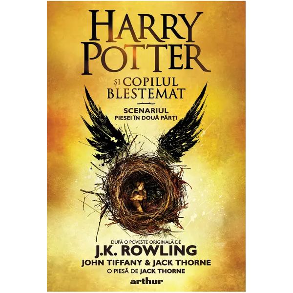 A OPTA POVESTE NOU&258;SPREZECE ANI MAI TÂRZIUBazat&259; pe o povestire nou&259; &537;i original&259; semnat&259; de JK Rowling John Tiffany &537;i Jack Thorne scenariul piesei Harry Potter &537;i copilul blestemat a ap&259;rut initial ca edi&539;ie special a repeti&539;iei cu public în paralel cu premiera mondial&259; care a avut loc la un teatru londonez din West End în vara lui 2016 Piesa a fost 