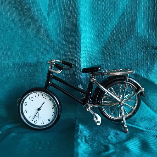 Miniatura decorativa bicicleta ceas c3567