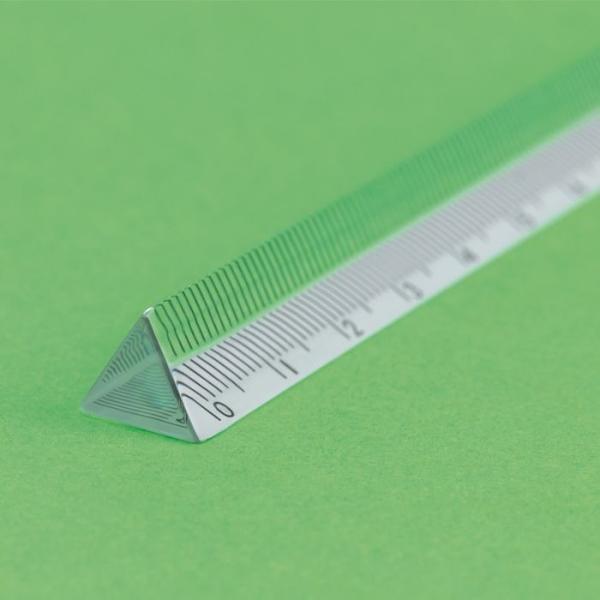 Rigle triunghiulare din plastic transparent de 15 cm Dimensiuni 180 x 100 x 40 mm 068 kg