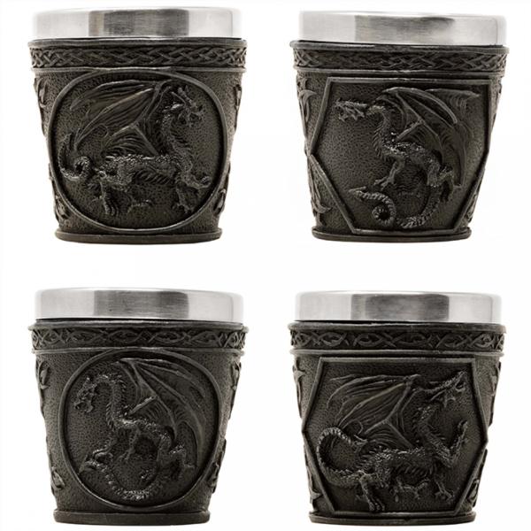 - Cupa de shot Dragon set de 4- Paharele au multe detalii si sunt pictate manual- Inaltime ca 600 cm- Material polir&259;&537;in&259; si metal