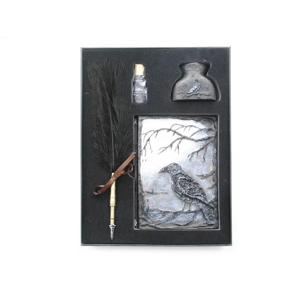 Set Gotic - WHISPER OF THE CROWContineagenda 14 x 195 cmhartie pergamentcoperta 3D ipsospana de scris cu penitacerneala neagra in recipent de 10 mlcalimara